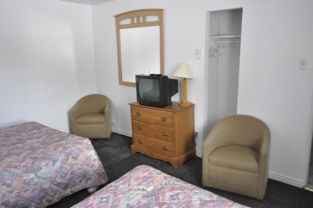 Kingsbridge Inn / Bon-Air Motel 와사가비치 외부 사진